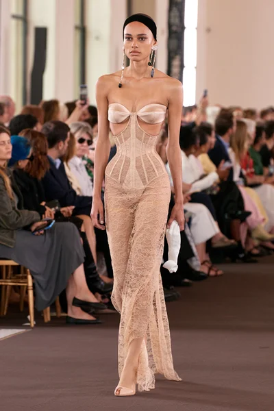 Look 9
